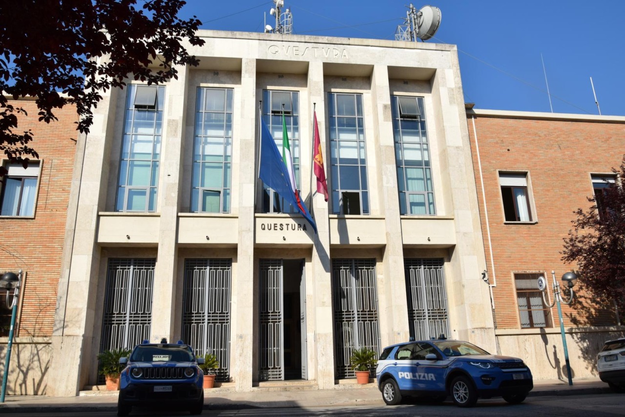 Maltrattamenti al padre anziano, arrestato un 46enne