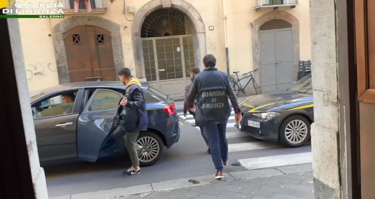 Trafficavano droga per il clan Fezza-De Vivo, l’inchiesta arriva anche a Latina