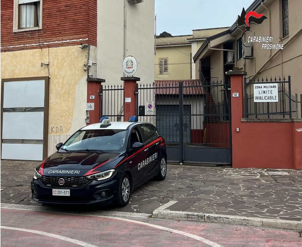 Rapina in via Monte Lepini, denunciato un 47enne. Recuperato il cellulare alla vittima