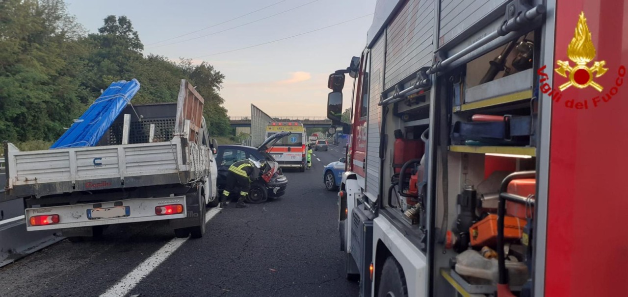 Scontro in autostrada, oltre dieci chilometri di coda
