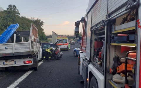 Scontro in autostrada, oltre dieci chilometri di coda