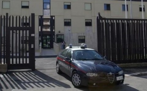 Arrestato ladro seriale di champagne, ricercato il complice