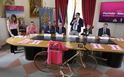 Presentata al Palazzo Comunale la 7^ tappa del Giro d’Italia 2026, “Formia-Blockhaus”