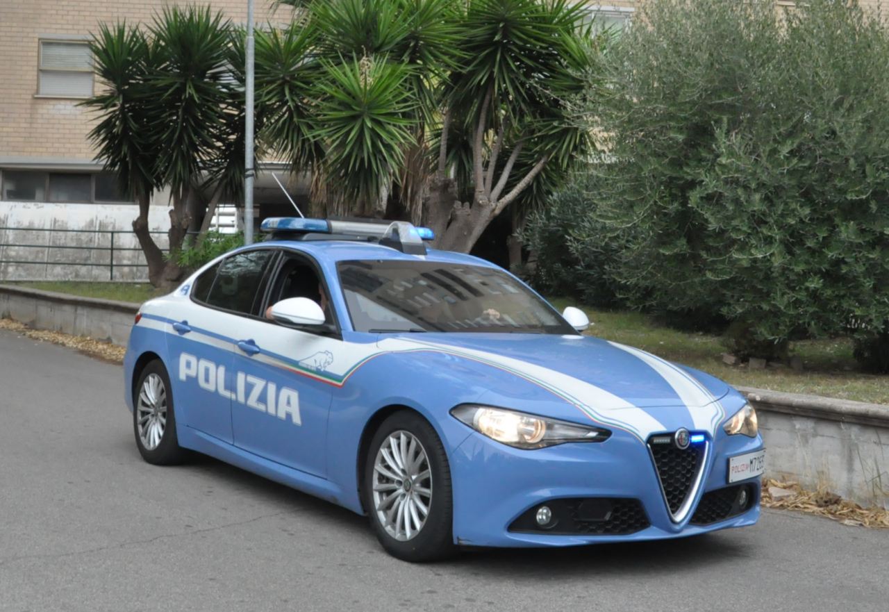 Furti nei supermercati, due stranieri denunciati dalla polizia