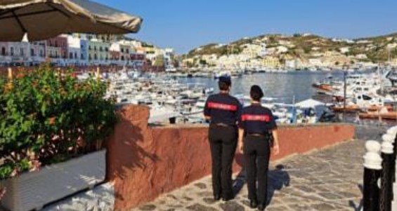 Rissa e coltellate in strada, quattro arresti