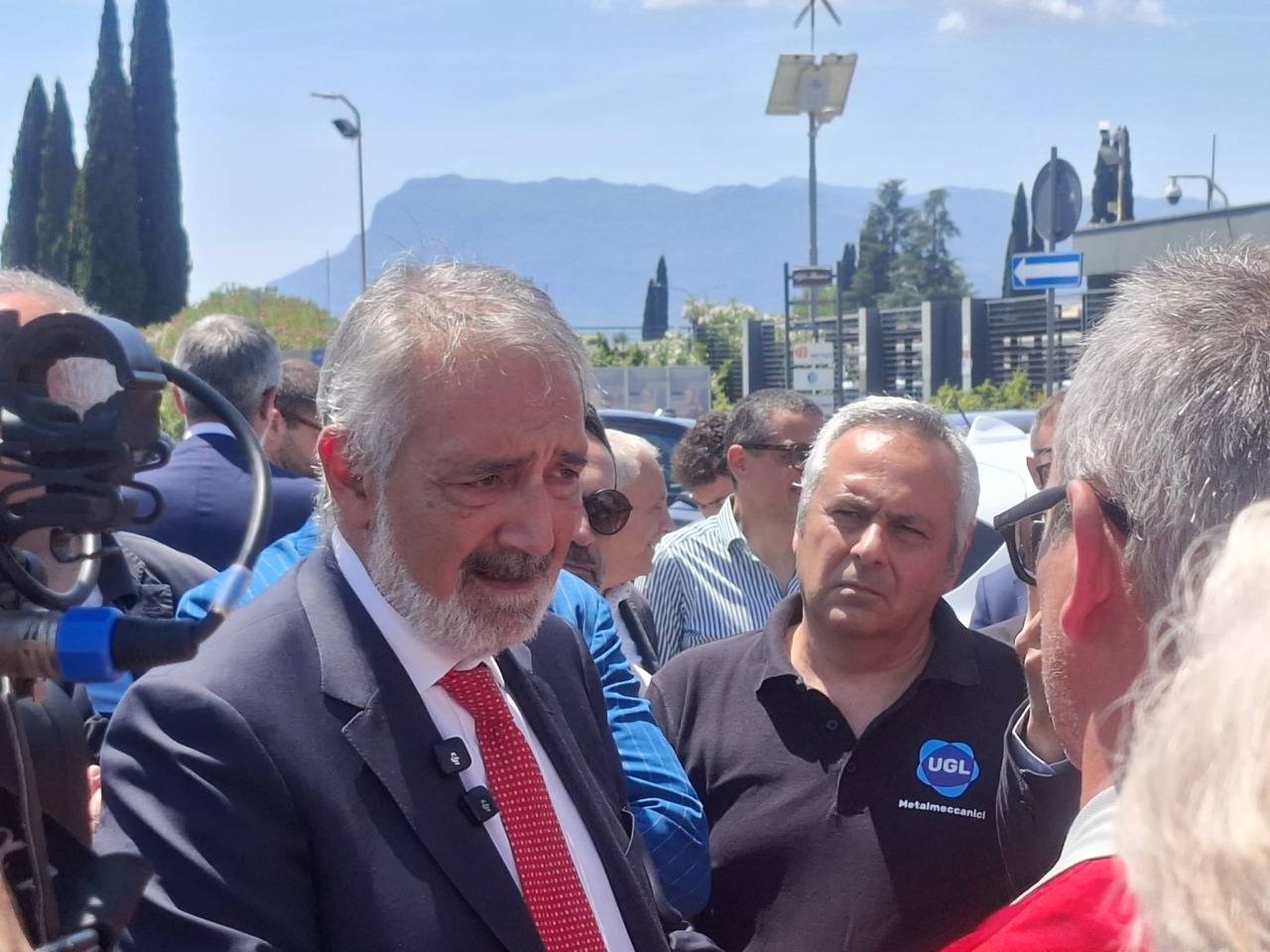 Rocca in visita alla Stellantis, i sindacati: “Basta con i continui annunci, qui si respira paura”