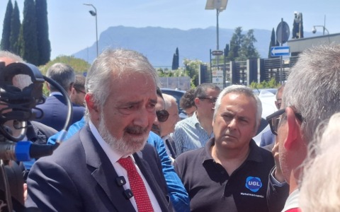 Rocca in visita alla Stellantis, i sindacati: “Basta con i continui annunci, qui si respira paura”