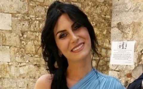 Muore dopo aver partorito due gemelli, la vittima è Erica Caroccia