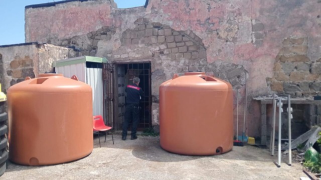 Sequestro sull’isola di Santo Stefano per abusi e amianto