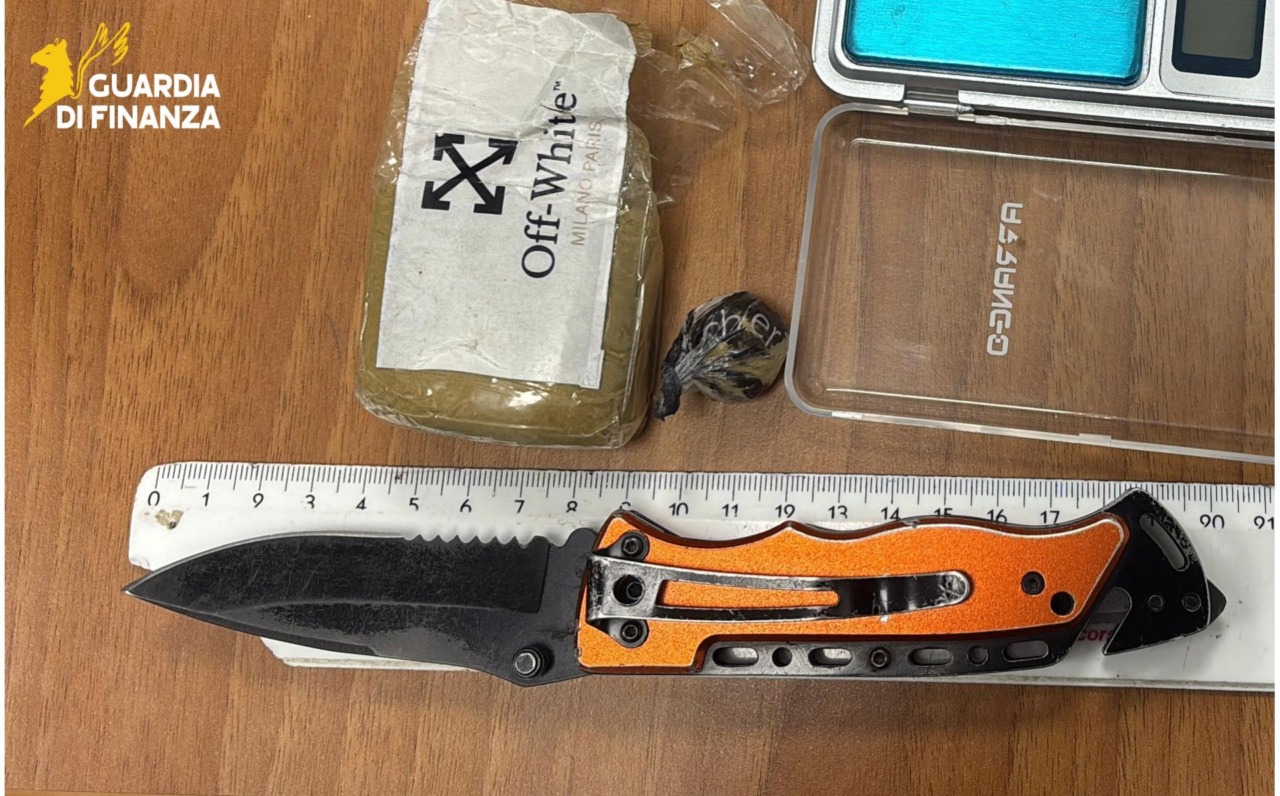 Arrestato esponente di un clan camorristico: vendeva droga nella piazza della movida