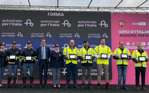 Giro d’Italia, premiati a Formia gli “Eroi della Sicurezza”