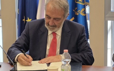 Caldo record, il presidente Rocca firma l’integrazione all’ordinanza