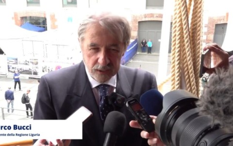 Sesta edizione del Marina Militare Nastro Rosa Tour a Genova: al centro i giovani, il mare e i territori
