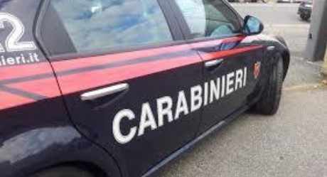Maltrattamenti in famiglia e minaccia aggravata, arrestato