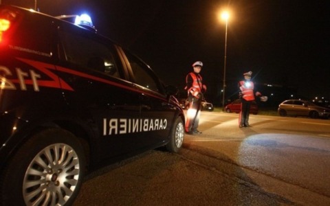 Lesioni, resistenza e minaccia a pubblico ufficiale, arrestato un 25enne