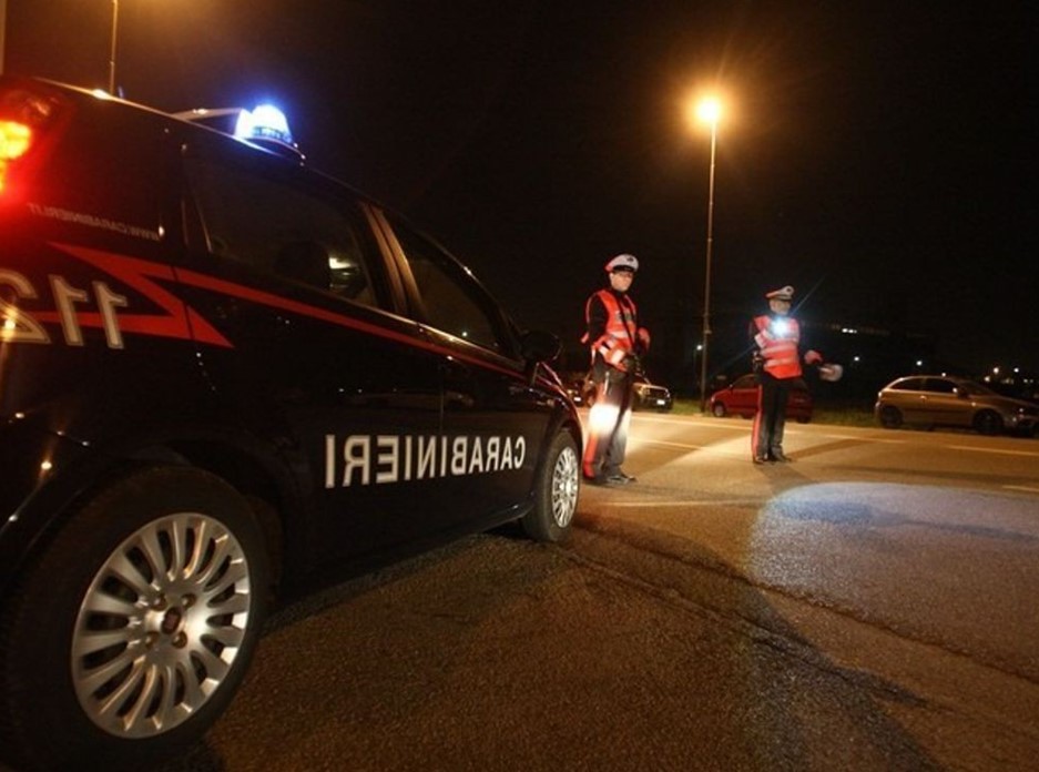 Lesioni, resistenza e minaccia a pubblico ufficiale, arrestato un 25enne