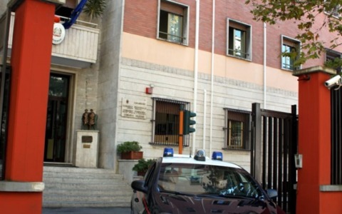 Rapina a mano armata in un supermercato, denunciato un uomo di 36 anni