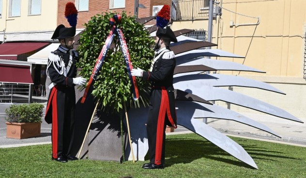 Anniversario di Fondazione dell’Arma dei Carabinieri, corona di fiori in Largo Nassiriya