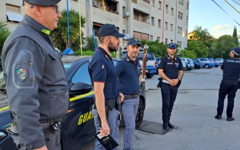 Maxi controllo interforze, tre denunciati e un segnalato