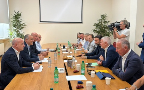 Stellantis, i dubbi dei sindacati su Cassino: “Piano operativo entro dicembre per evitare chiusura”. LE INTERVISTE