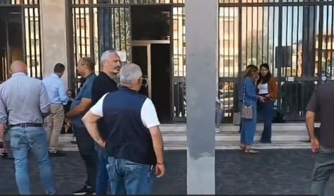 Sorelline ritrovate, la madre, il compagno e il nonno lasciano il carcere. Per loro obbligo di dimora in provincia di Latina: “Sono pentiti”