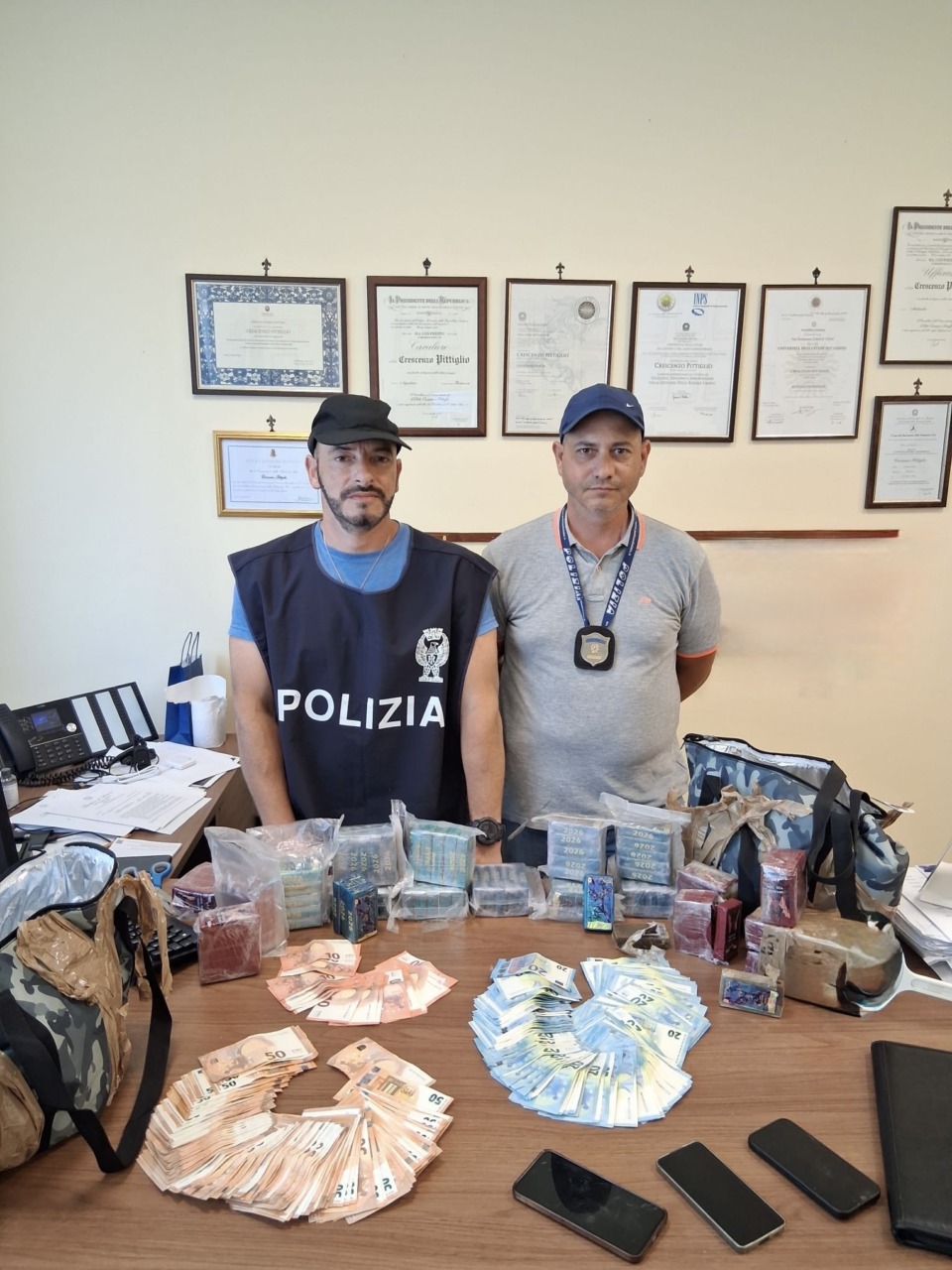 Sequestrati 9,5 chili di hashish, in manette una coppia romana
