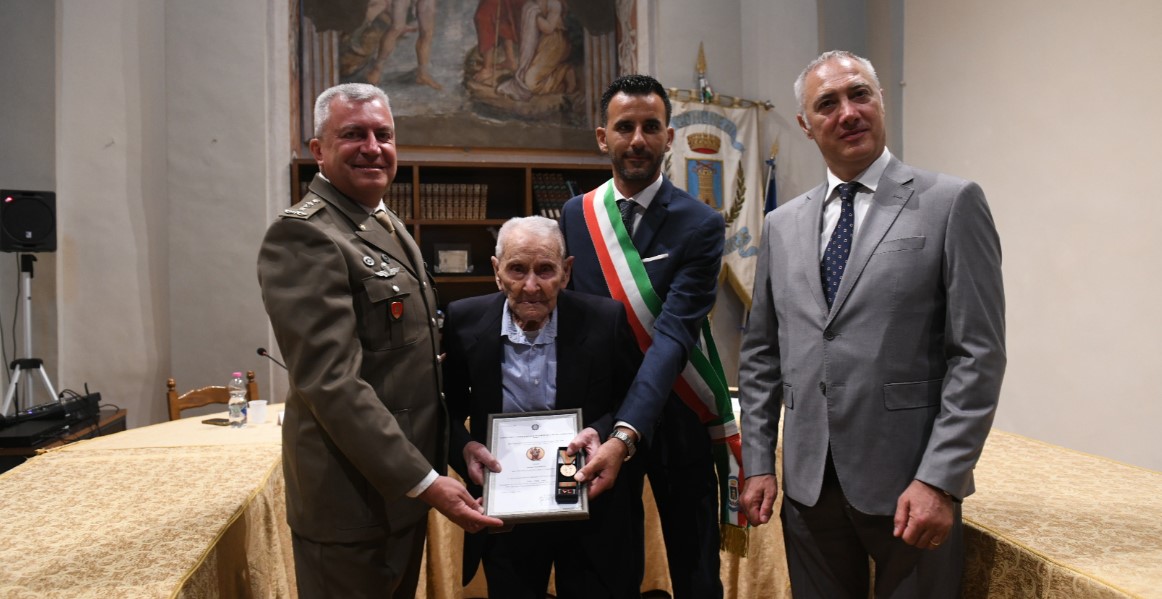 L’Esercito onora l’esempio del Soldato Veronesi di 106 anni
