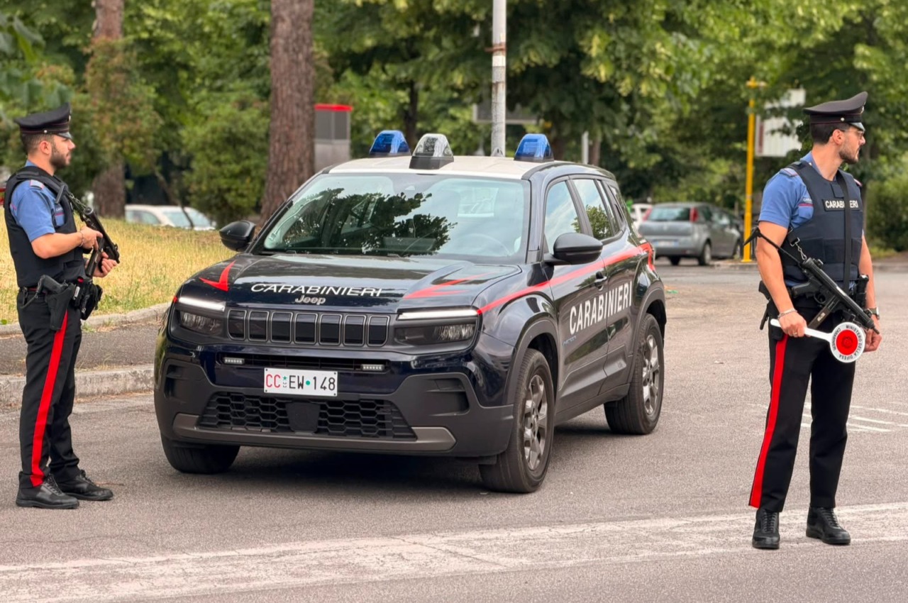 Maxi sequestro di anabolizzanti, 5 arresti