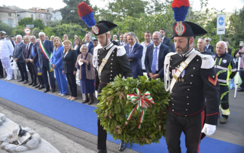 Cerimonia di messa in posa della stele dedicata al Carabinierie Di Tano