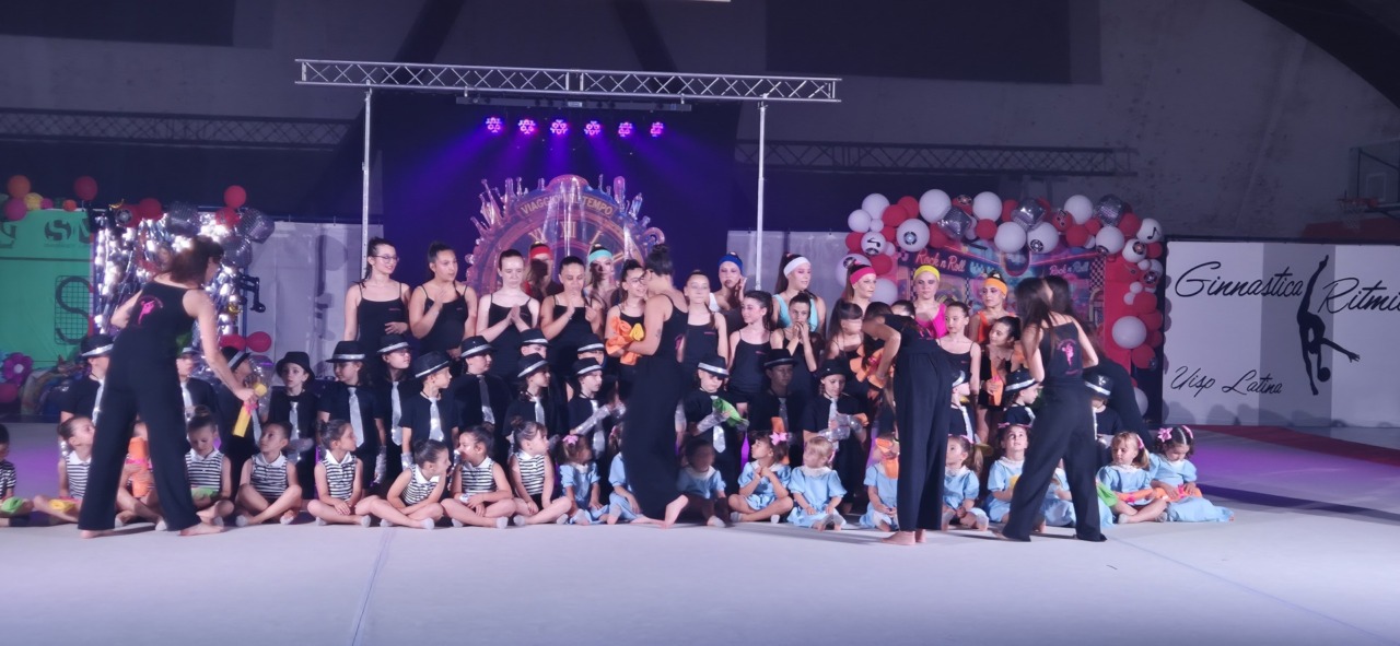 Ginnastica ritmica, tuffo nel passato con un “Viaggio nel tempo”