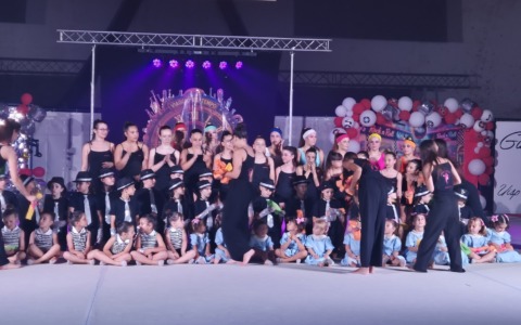 Ginnastica ritmica, tuffo nel passato con un “Viaggio nel tempo”
