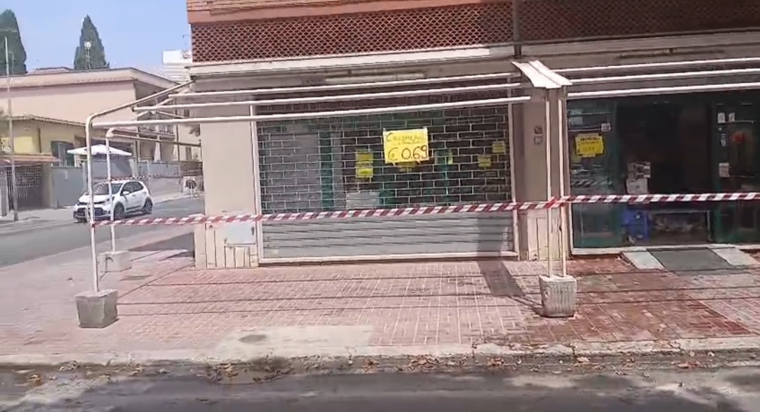 Incendio all’alba, distrutta la frutteria “Carminuccio”