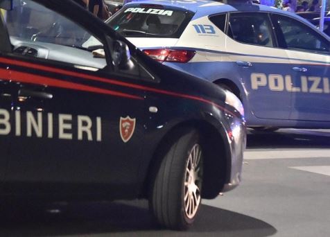Hashish nel cassonetto vicino al locale frequentato dai pregiudicati