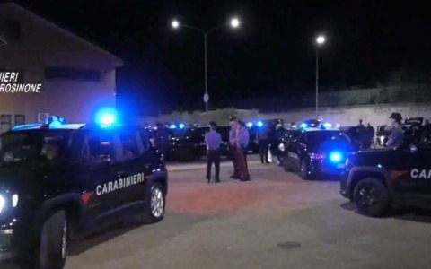 Traffico di droga, usura ed estorsioni, smantellato clan familiare nel Cassinate. 20 arresti / VIDEO