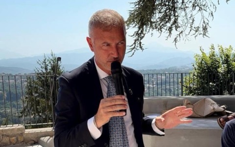 Inaugurato il Giardino “Amedeo Maiuri”: recuperato uno spazio di valore storico per la comunità