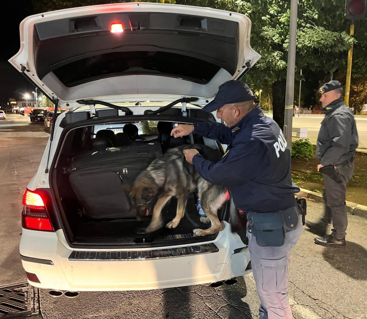 Controlli nella zona delle case popolari, sequestrati hashish e cocaina