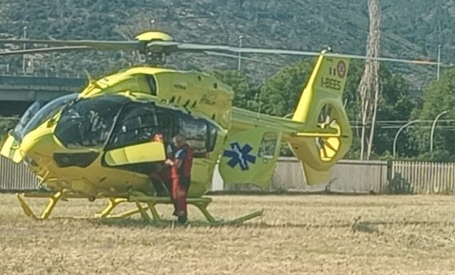 Incidente sulla Via Flacca, morto un centauro di 32 anni. Grave una 28enne