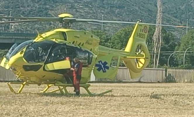 Incidente sulla Via Flacca, morto un centauro di 32 anni. Grave una 28enne