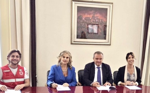 Nuovo Patto UE su migrazione e asilo, firmato il protocollo tra Prefettura, Questura, ASL e Croce Rossa