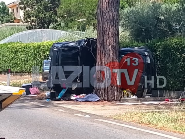 Tragedia sull’Appia, Suv contro un albero: morti un uomo e una donna. Le vittime sono Alessandro Alessandrini e Raffaella Bruni