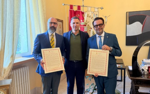 Cultura e territorio, il Comune conferisce l’Encomio Speciale a Daniele Iadicicco e Alberto Simione