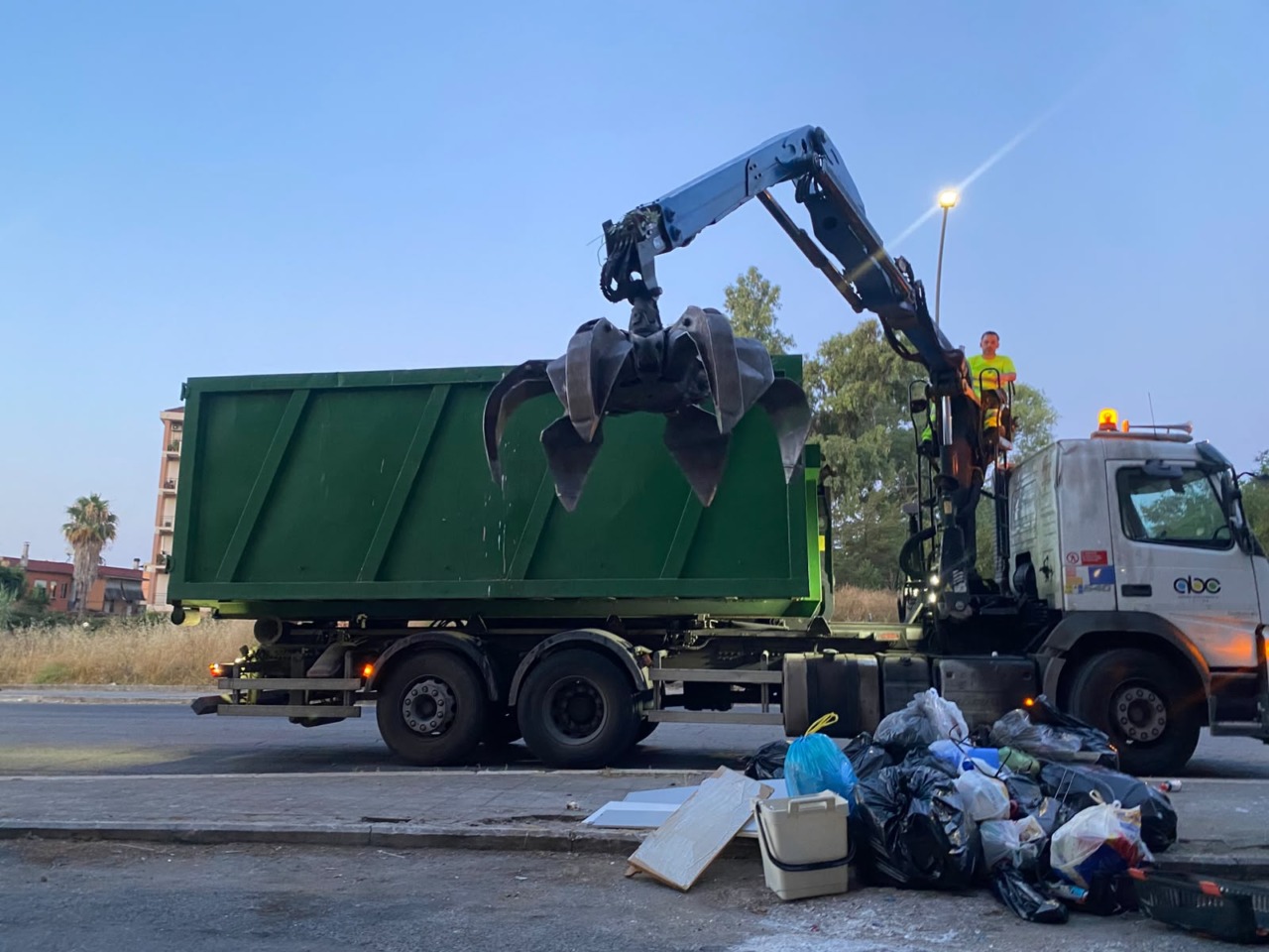 Stretta contro l’abbandono dei rifiuti in città
