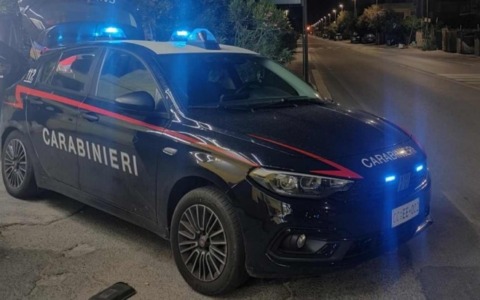 Continua a perseguitare la ex, divieto di avvicinamento e braccialetto elettronico