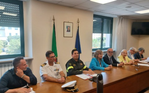 Firmato in Prefettura l’accordo per il potenziamento della sorveglianza e del salvamento acquatico sulle spiagge. LE INTERVISTE