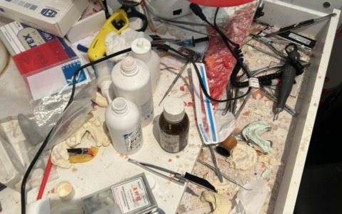 Scoperto e sequestrato studio odontoiatrico abusivo, denunciato falso dentista