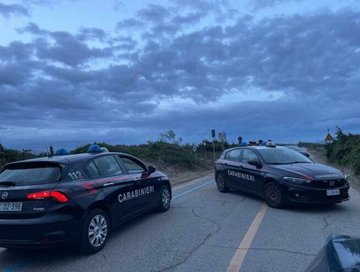 Evade dai domiciliari e aggredisce i Carabinieri, arrestato