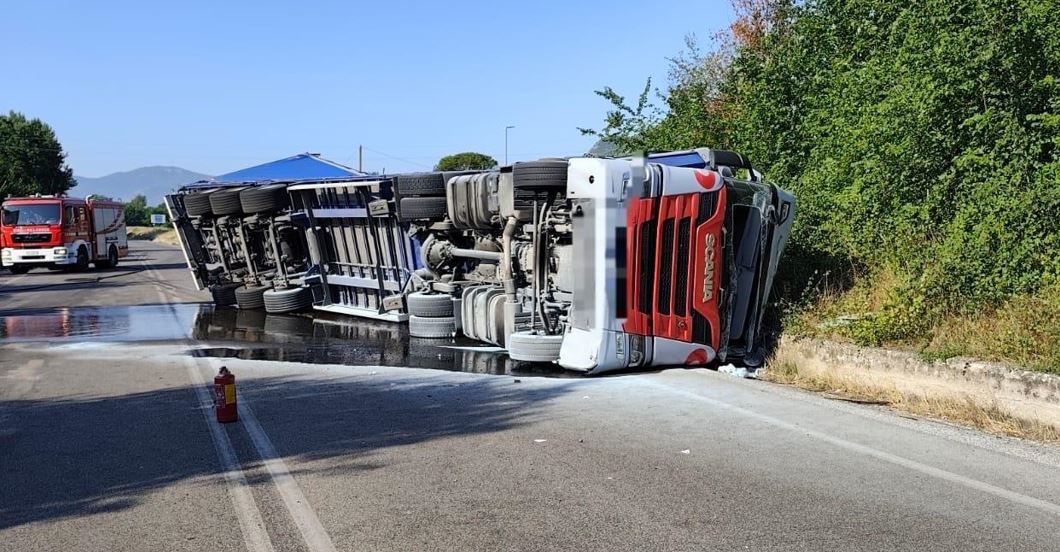 Tir si ribalta, statale Sora – Cassino chiusa, autista ferito