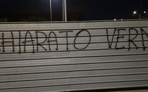 Stadio, anche scritte offensive contro l’assessore Chiarato / VIDEO COMMENTO