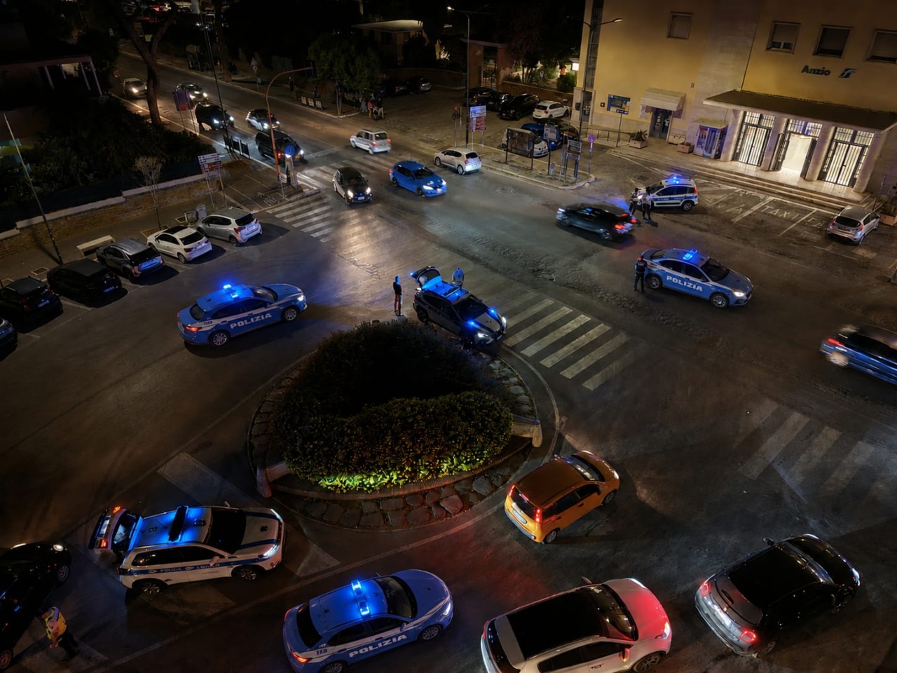 Controlli straordinari, oltre 450 persone identificate