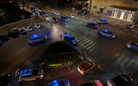 Controlli straordinari, oltre 450 persone identificate